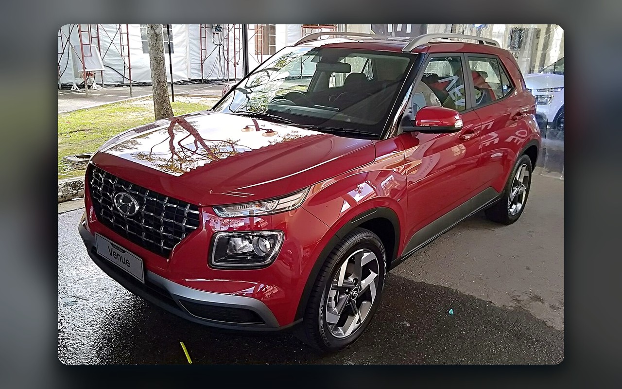 Venue SX 2023 Red Sunroof