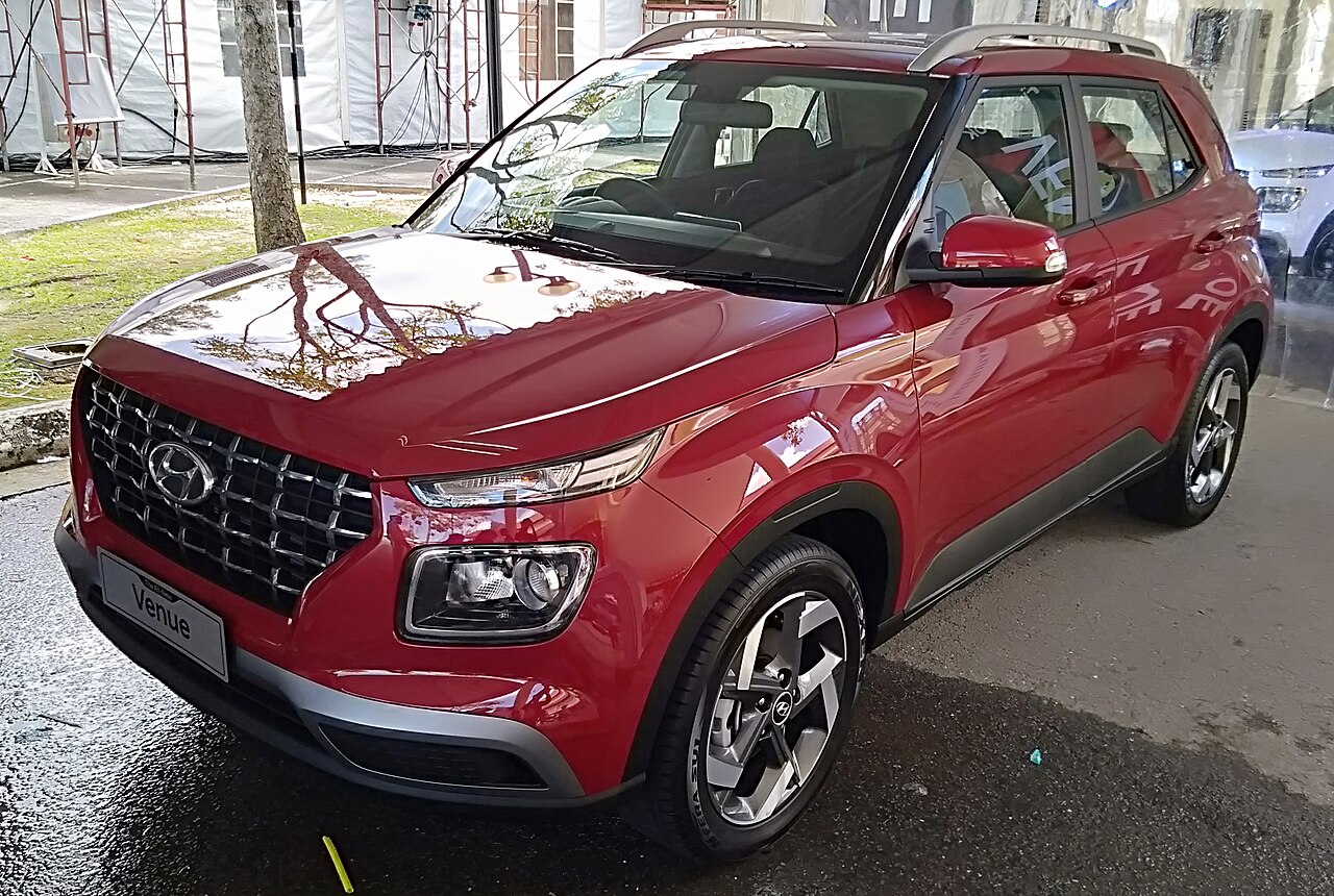 Venue SX 2023 Red Sunroof